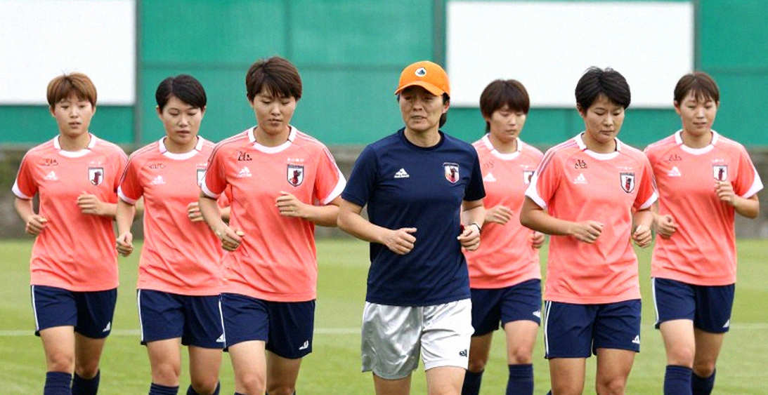 Mainoo and the Manchester Derby Dream: When Age 21 Shapes the Future Mainoo and the Manchester Derby Dream: When Age 21 Shapes the Future