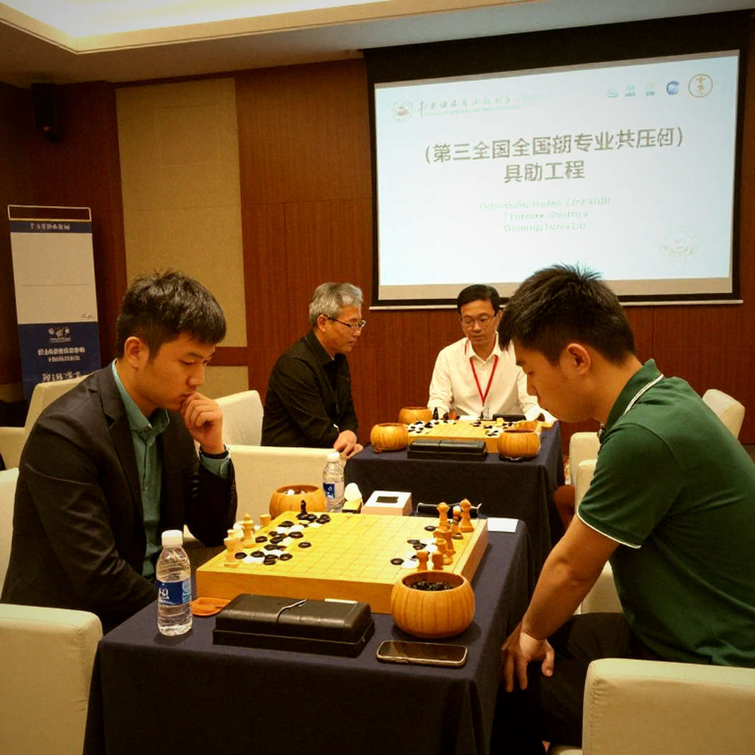 Chín trang trắng: esports Việt Nam giữa mùa giải đấu lớn và cái bẫy dữ liệu