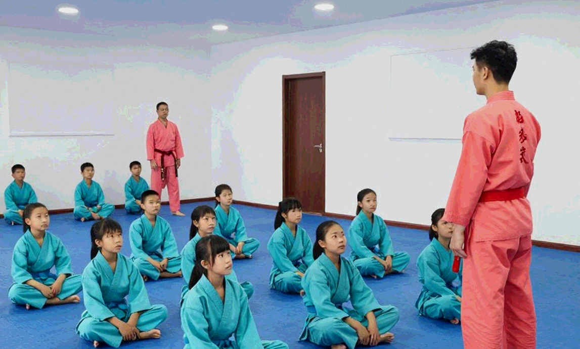 Hạng nặng UFC: 27 triều đại trong 28 năm và khoảng trống tháng 9/2026